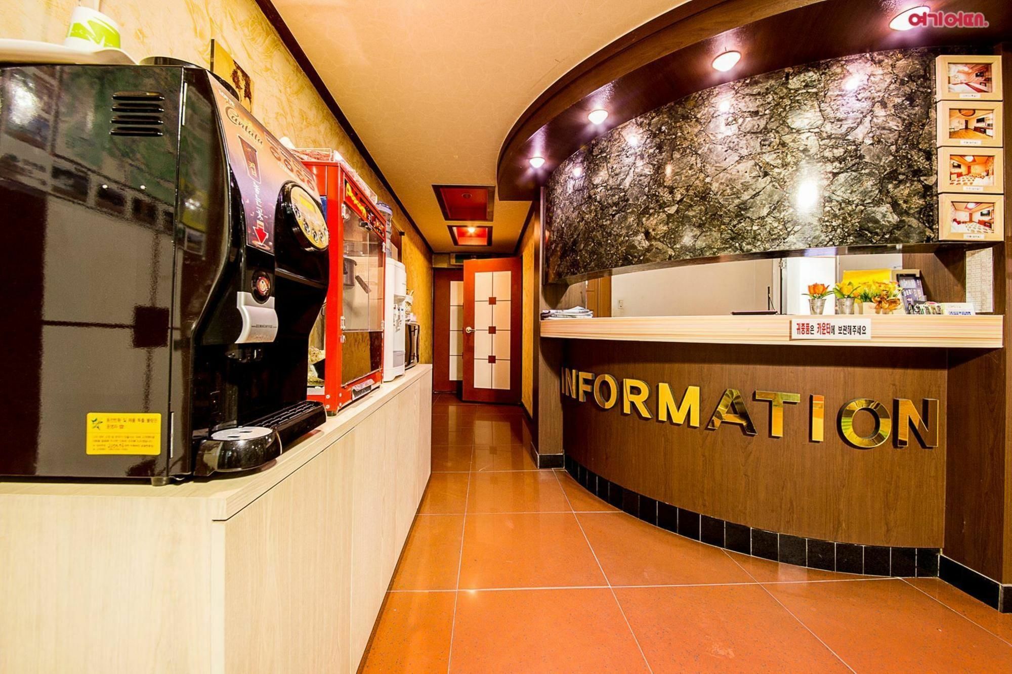 World Hotel Chuncheon Exterior foto